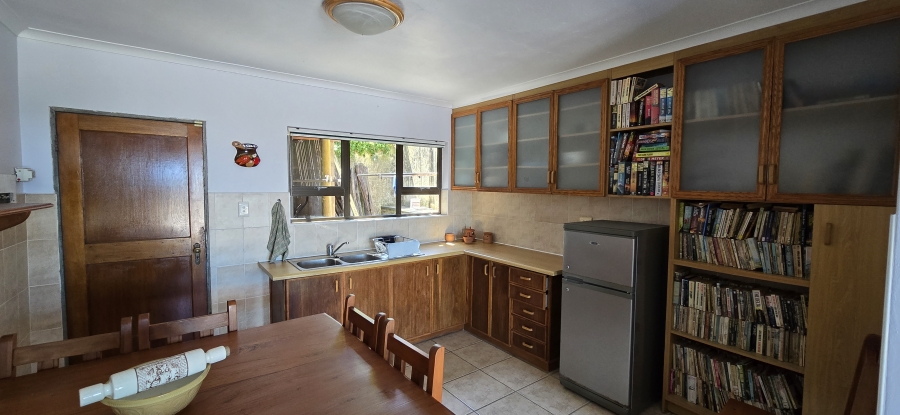 4 Bedroom Property for Sale in Marshstrand Eastern Cape
